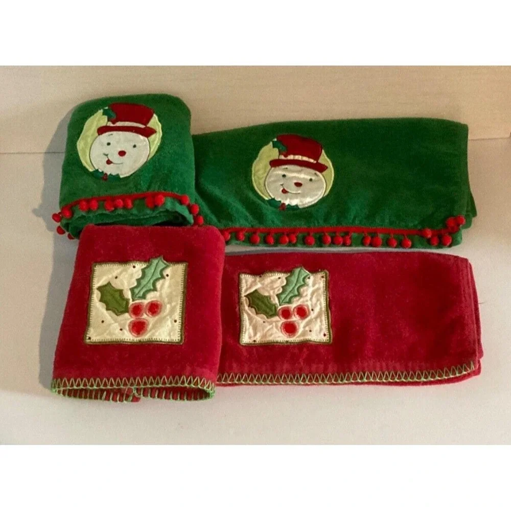 Christmas Hand Towel Set of 4 Red Green Appliqué Snowman Holly Embroidery